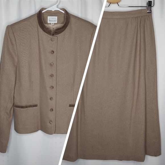Tailored By Handmacher 60's Skirt Suit Set XS/S 10 Beige Button Velour High Neck - Picture 1 of 16